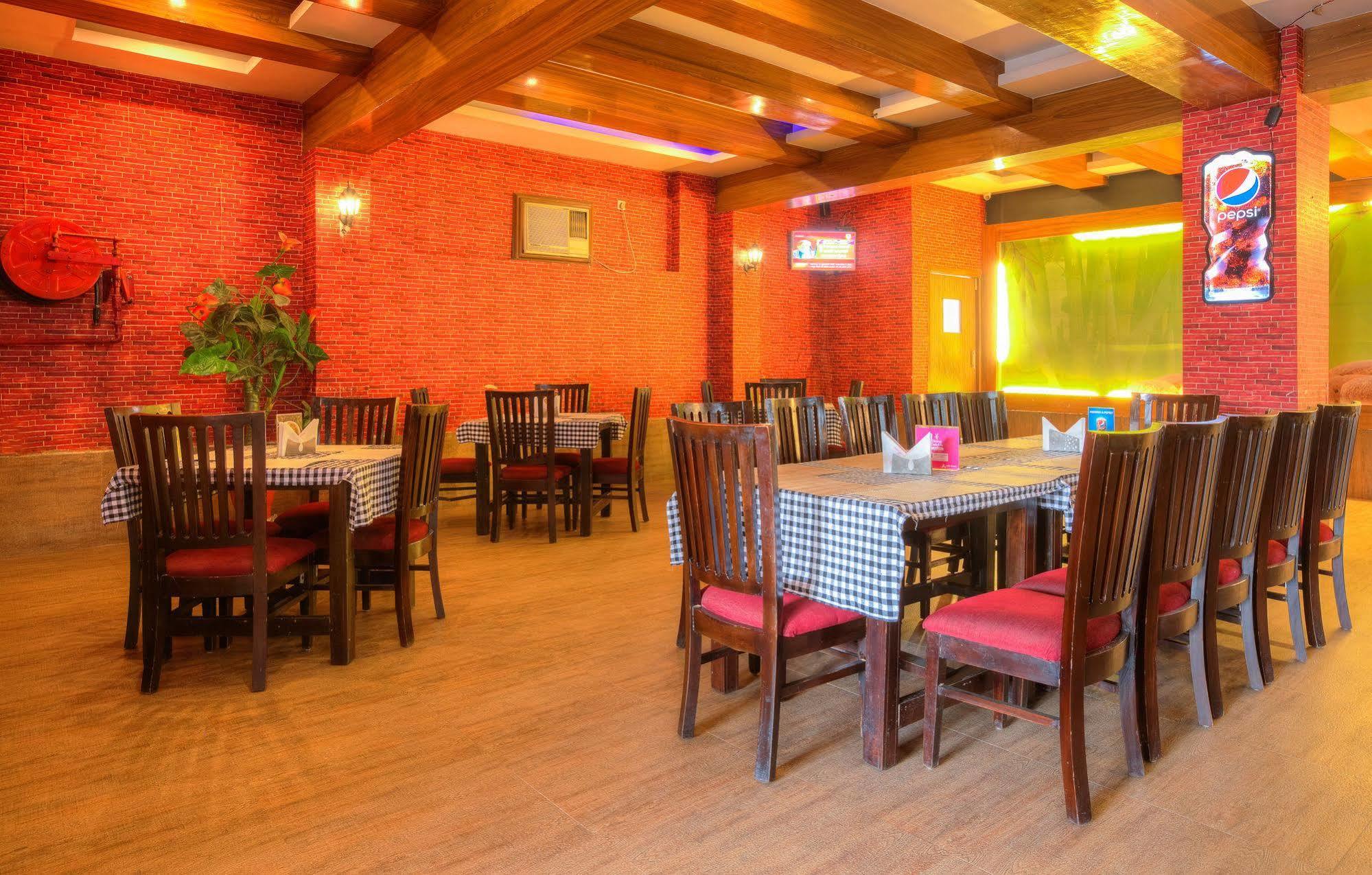 Treebo Shivam Inn Near Singapore Mall Lucknow Ngoại thất bức ảnh
