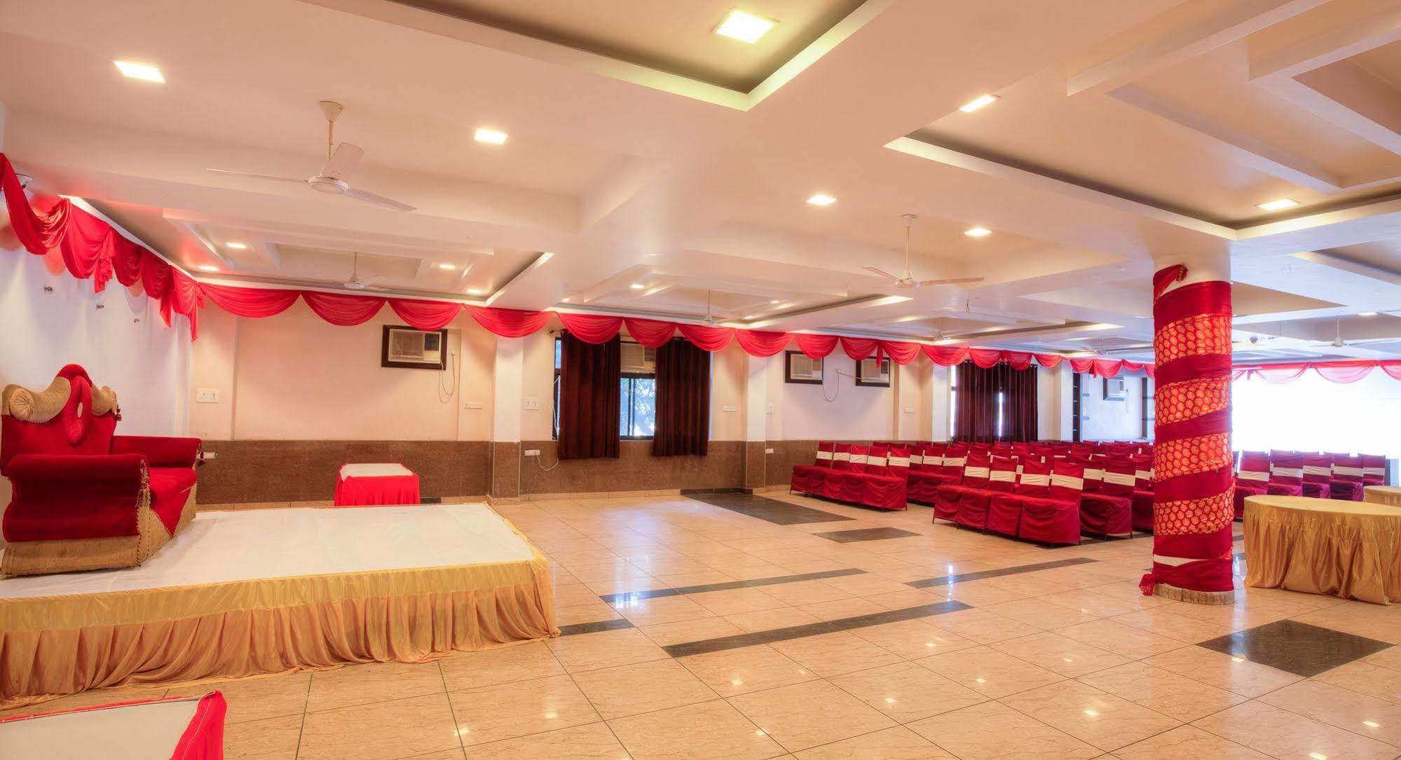 Treebo Shivam Inn Near Singapore Mall Lucknow Ngoại thất bức ảnh