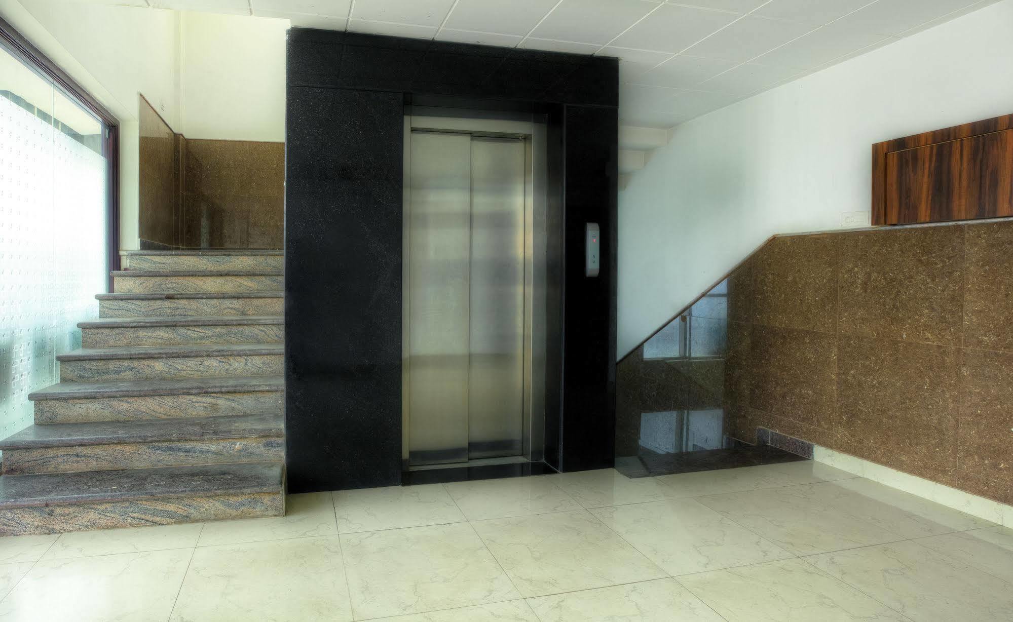 Treebo Shivam Inn Near Singapore Mall Lucknow Ngoại thất bức ảnh